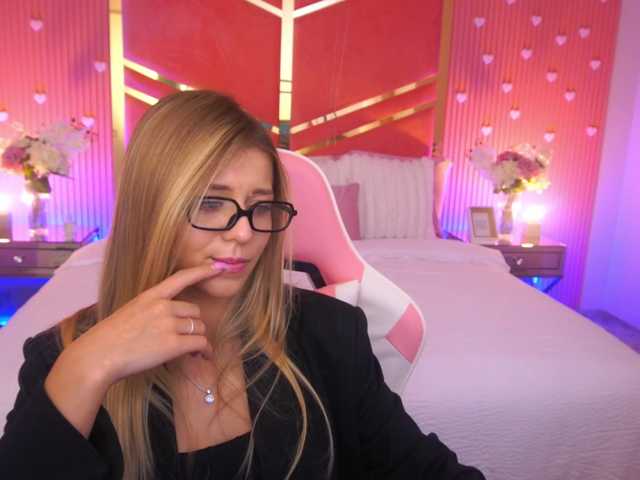 LoveeDove online show from July 23, 3:47 pm