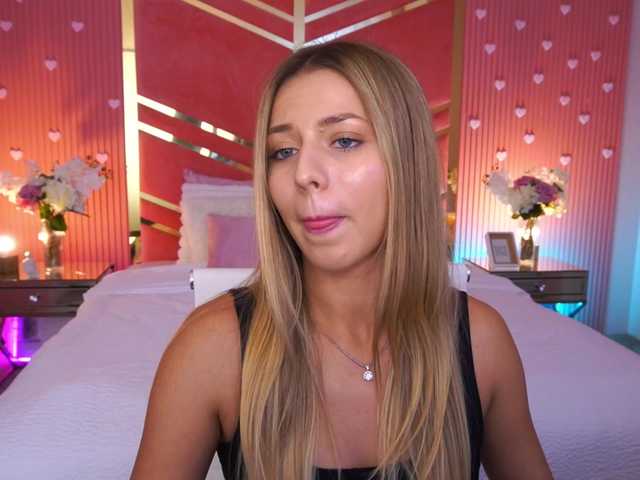 LoveeDove online show from July 28, 4:13 pm