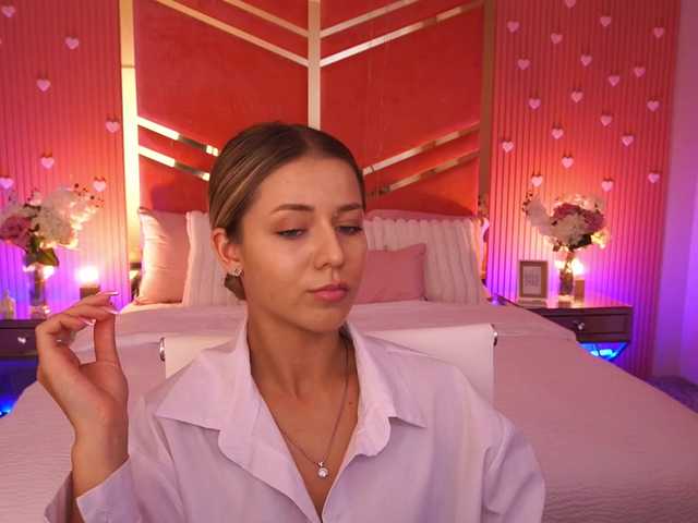 LoveeDove online show from July 29, 1:29 pm