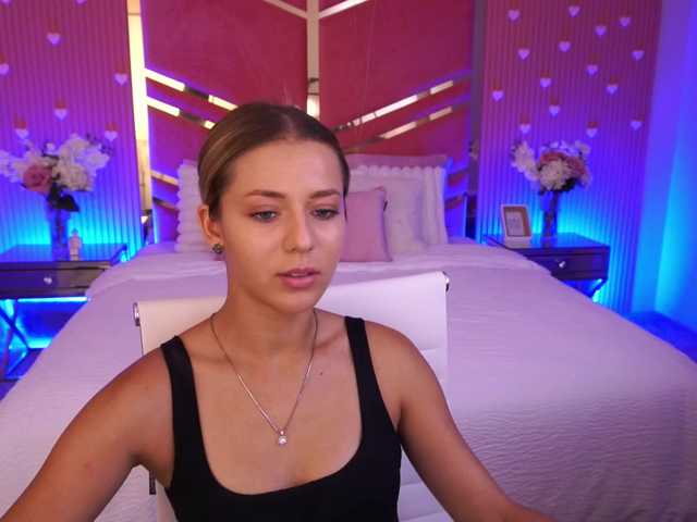 LoveeDove online show from August 11, 12:18 pm
