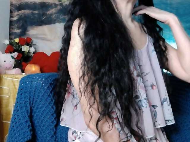 LovelyJess4U online show from July 18, 8:15 am