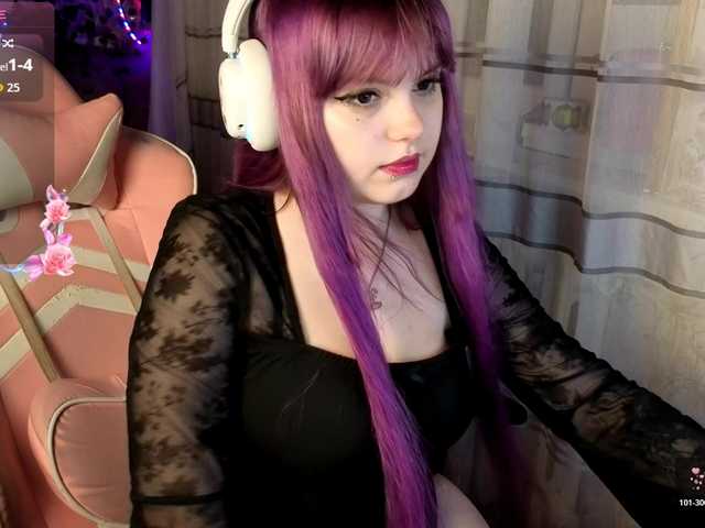 LovelyKristi online show from August 6, 1:48 am