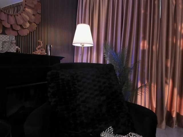 LovingBlondie online show from August 5, 5:16 am