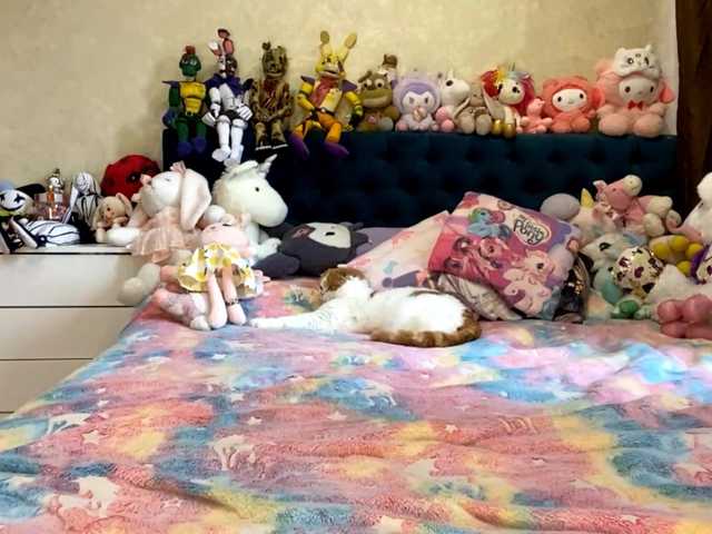 LubaKrone online show from June 10, 7:15 am