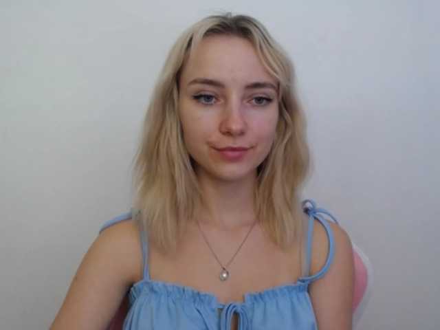 LuciaGlow online show from July 25, 9:02 am