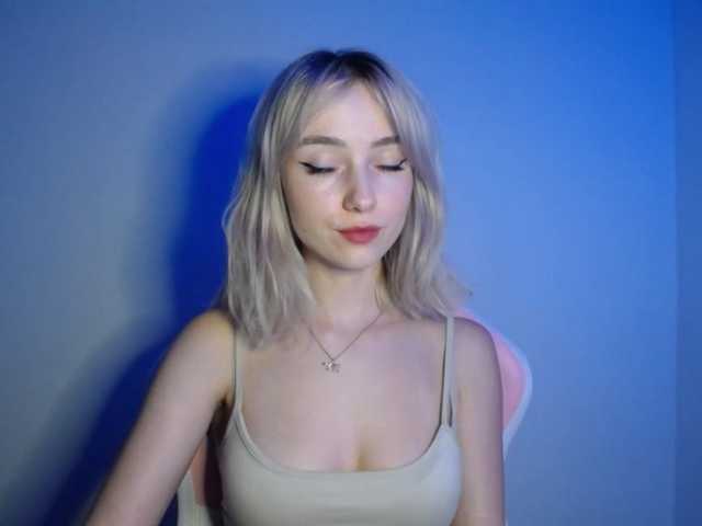 LuciaGlow online show from July 26, 6:24 pm