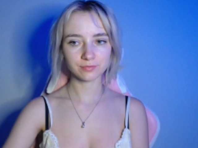 LuciaGlow online show from July 27, 6:35 pm