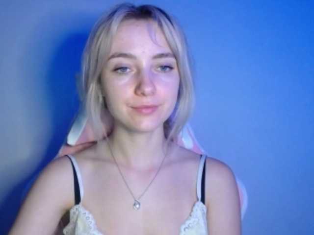 LuciaGlow online show from July 27, 8:47 pm