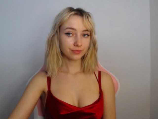 LuciaGlow online show from July 28, 9:59 am