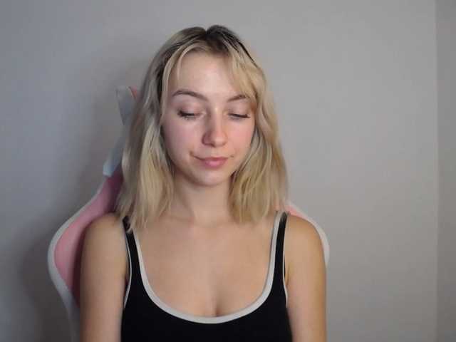LuciaGlow online show from July 29, 4:03 pm