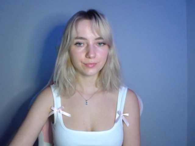 LuciaGlow online show from July 31, 7:19 pm