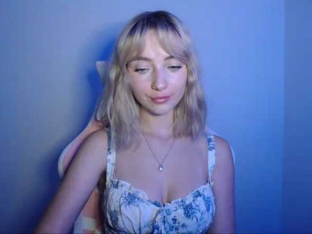 LuciaGlow online show from August 15, 6:23 pm