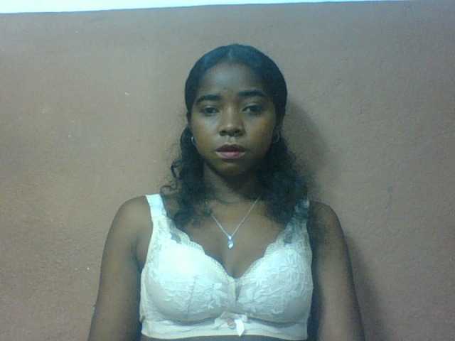 Luciah1 online show from August 9, 4:57 am