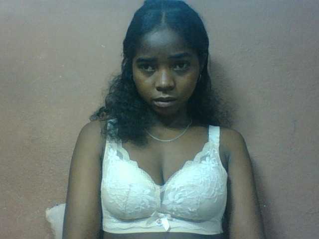 Luciah1 online show from August 11, 3:30 am