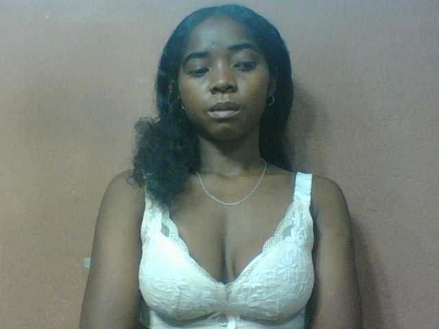 Luciah1 online show from August 11, 7:54 am