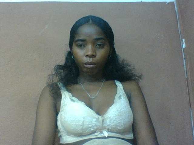 Luciah1 online show from August 14, 5:00 am