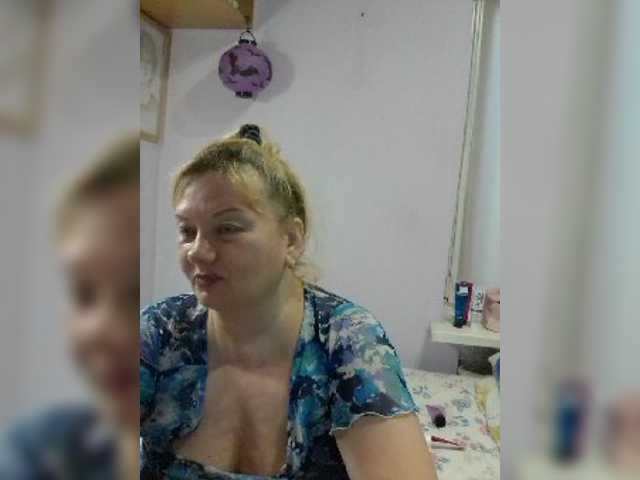 LucyAlexis online show from August 2, 1:51 pm