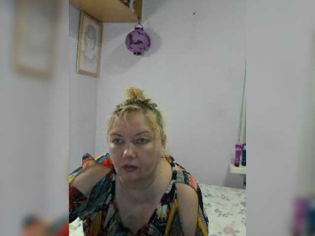 LucyAlexis online show from August 4, 1:52 pm