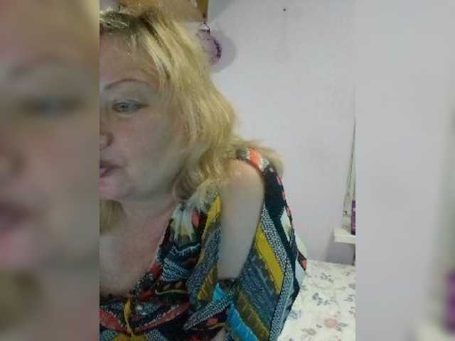 LucyAlexis online show from August 4, 6:16 pm