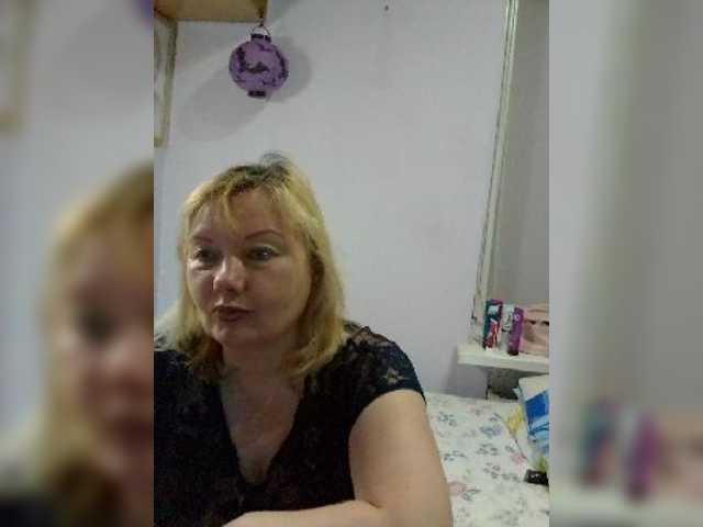 LucyAlexis online show from August 5, 6:39 pm
