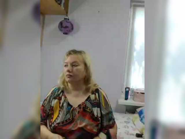LucyAlexis online show from August 7, 9:53 am