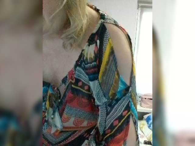 LucyAlexis online show from August 7, 12:16 pm