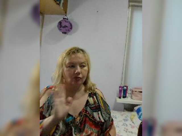 LucyAlexis online show from August 7, 1:22 pm