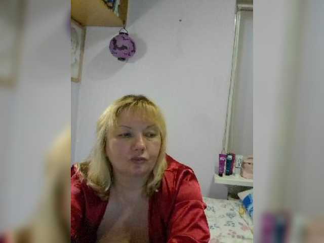 LucyAlexis online show from August 8, 1:11 pm