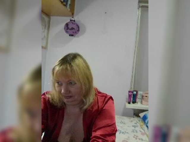 LucyAlexis online show from August 8, 3:01 pm