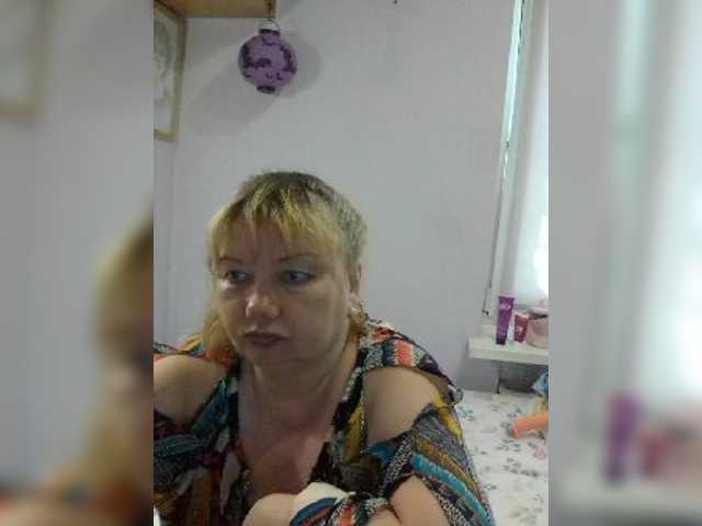 LucyAlexis online show from August 13, 9:01 am