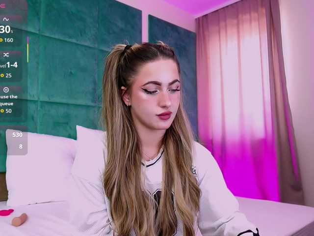 LucyLexton online show from August 11, 8:27 am