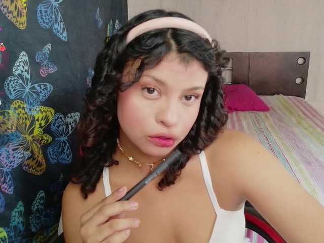 Luluupeach69 online show from August 8, 4:29 pm