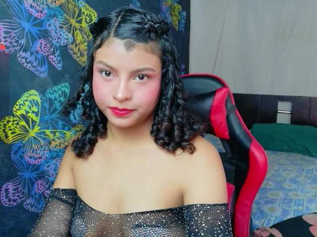 Luluupeach69 online show from August 13, 4:21 pm