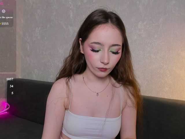 LunBunny online show from August 11, 6:21 pm