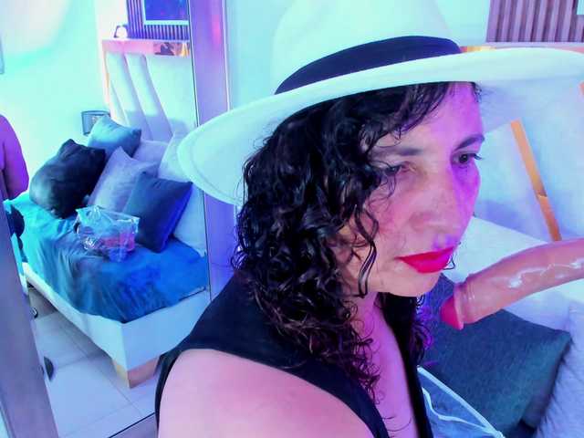 Luna-Naughty1 online show from August 11, 2:57 am