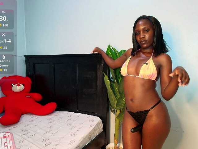 LunaDarlin online show from August 14, 7:06 pm