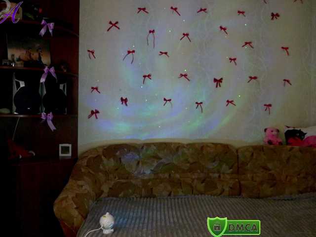 LunaEvan online show from June 17, 8:46 am