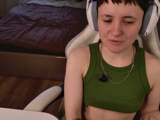 LunaL0ve online show from August 6, 8:57 am