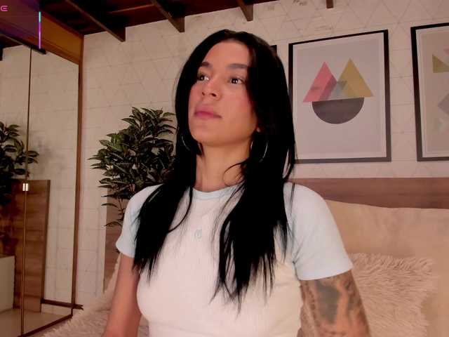 LunaRuso online show from June 16, 7:45 pm