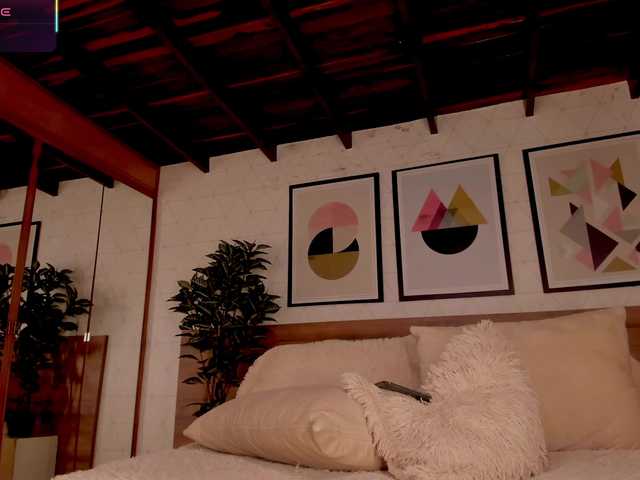 LunaRuso online show from July 3, 8:55 pm