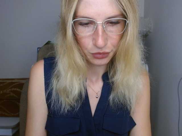 LunaVibe-V online show from June 28, 8:01 pm