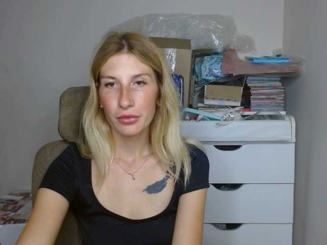 LunaVibe-V online show from August 2, 10:17 pm