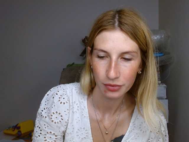 LunaVibe-V online show from August 11, 11:12 am