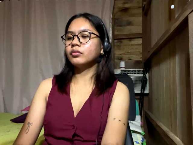 LilyAllTheWay online show from June 9, 3:18 pm