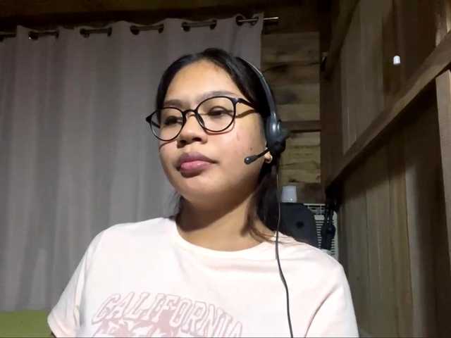 LilyAllTheWay online show from June 18, 12:05 pm