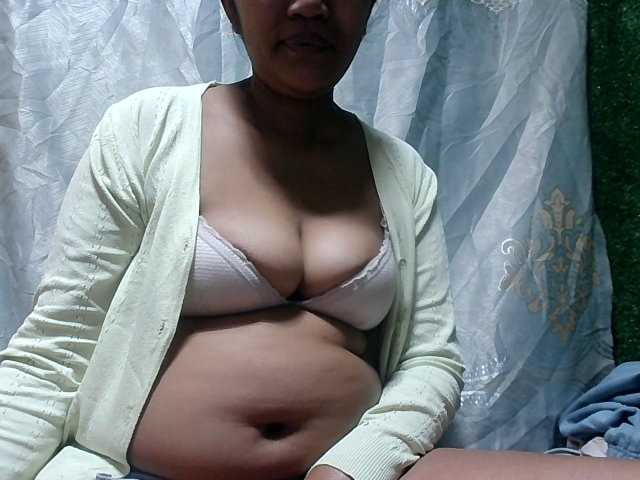 Lutricia online show from August 5, 5:27 am