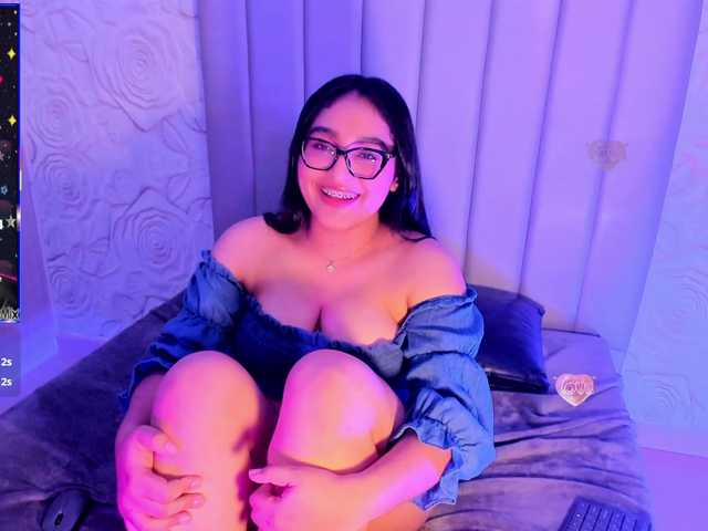 LyaDubois online show from August 7, 1:27 am