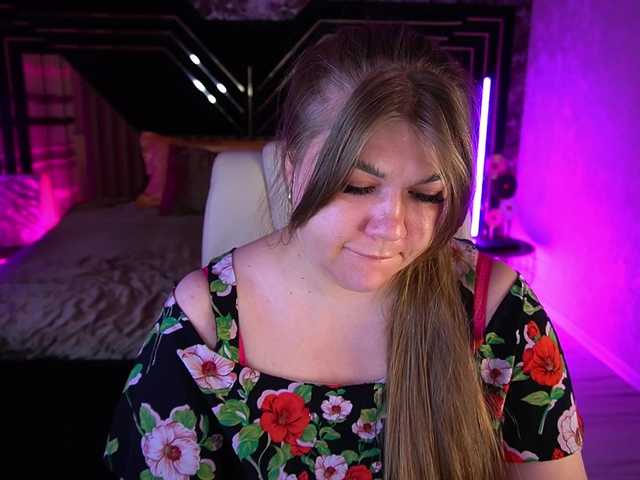 LyalyaPiska online show from August 3, 6:37 pm