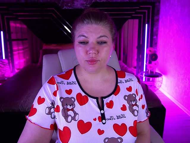 LyalyaPiska online show from August 13, 6:33 pm