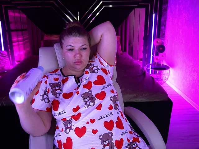 LyalyaPiska online show from August 13, 9:51 pm